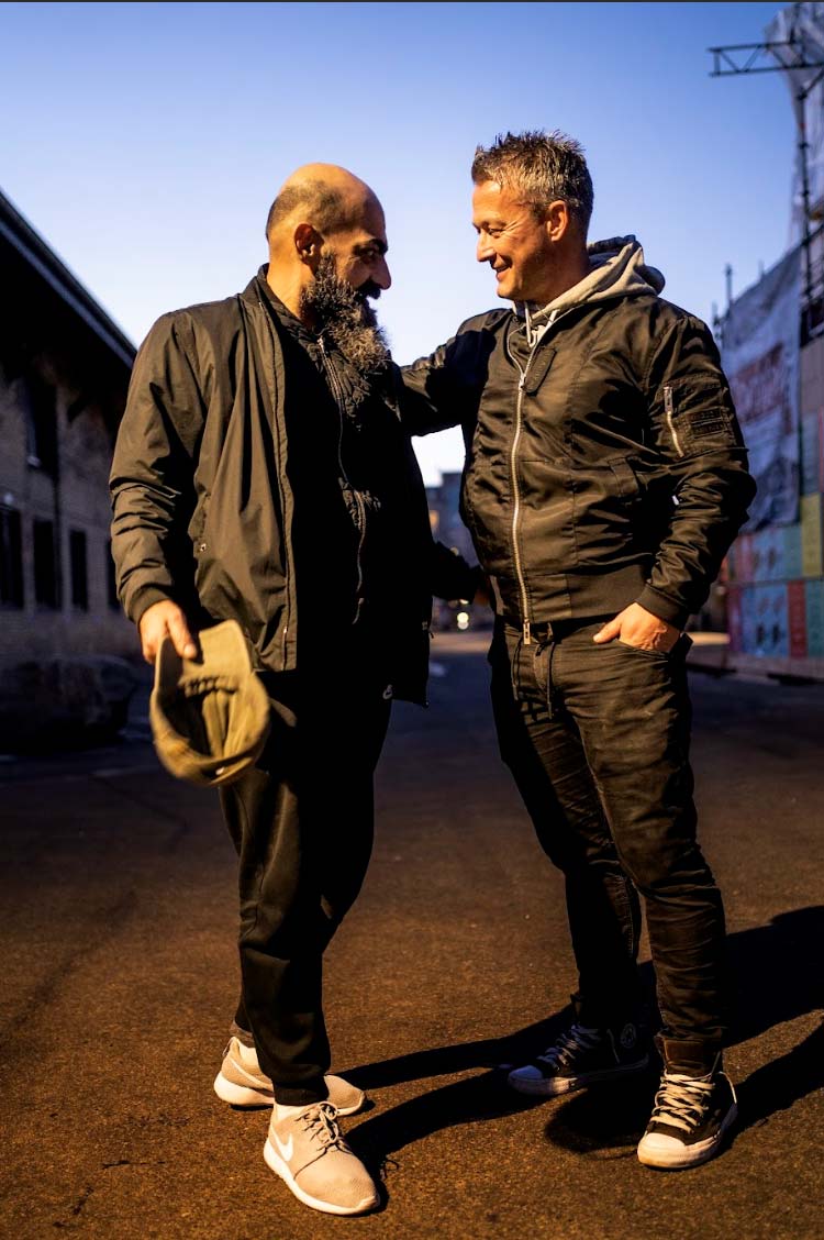 Træneren præsenterer for folket